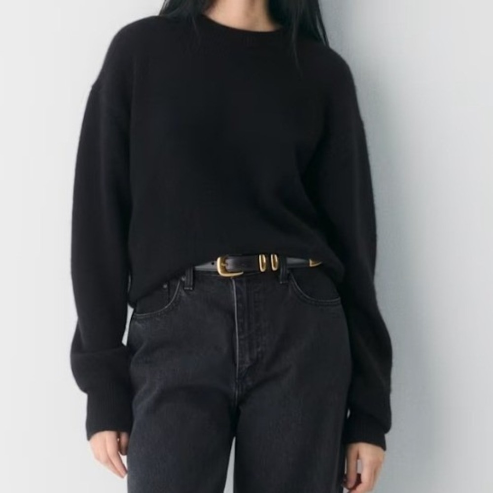 NWOT Aritzia Essential Cashmere Relic Sweater Black Crewneck Knit Small